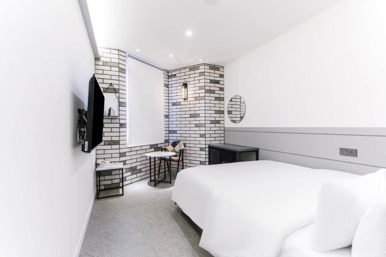 Pyeongtaek Godeok Rich Stay Hotel Bagian luar foto