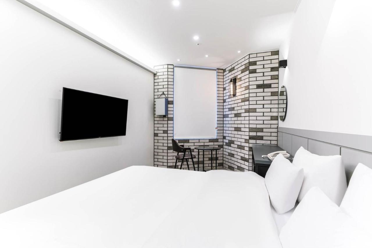 Pyeongtaek Godeok Rich Stay Hotel Bagian luar foto