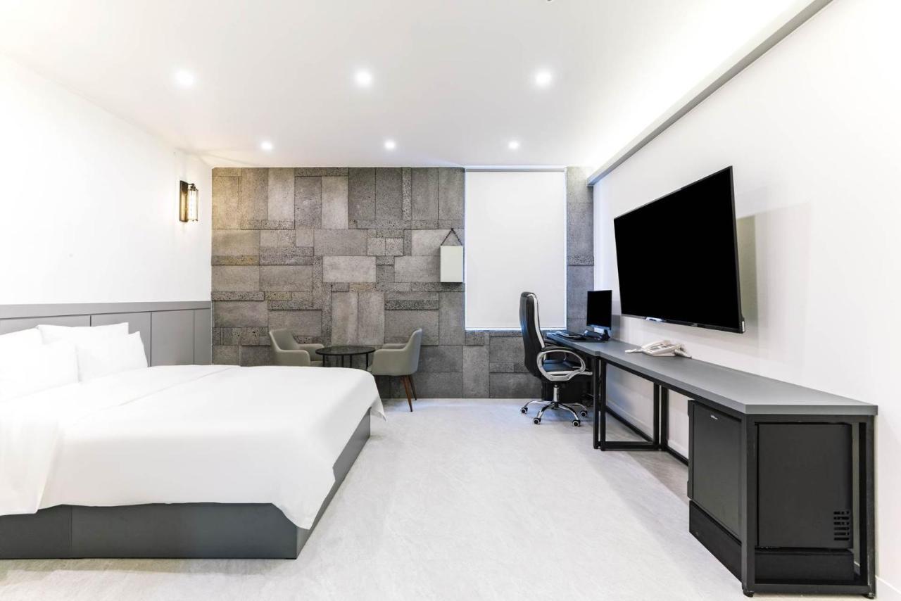Pyeongtaek Godeok Rich Stay Hotel Bagian luar foto