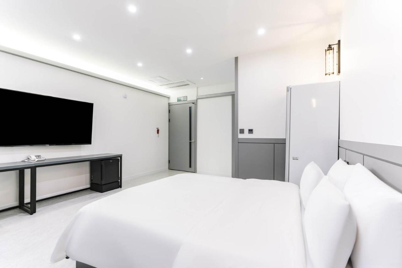 Pyeongtaek Godeok Rich Stay Hotel Bagian luar foto