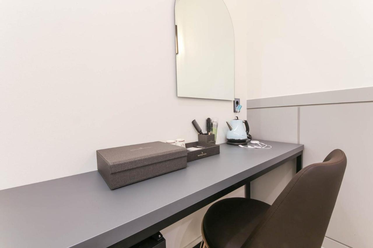 Pyeongtaek Godeok Rich Stay Hotel Bagian luar foto